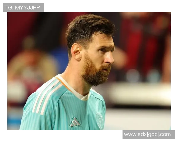 全球足球巨星排名盘点：梅西、C罗等名将榜单解析与未来展望